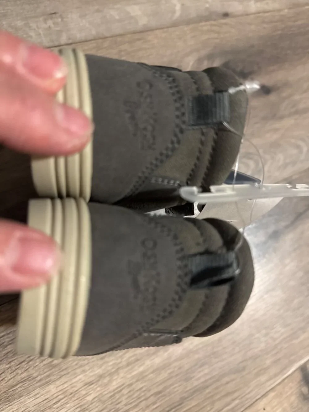 OshKosh Bgosh Kids Grey High-Top Sneakers Size 8 Wipe-Away Tech Easy-Clean Casua
